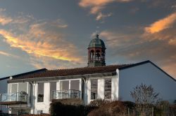 01-11-peter-kielberg-Villa -med -kraftig- dorklokke